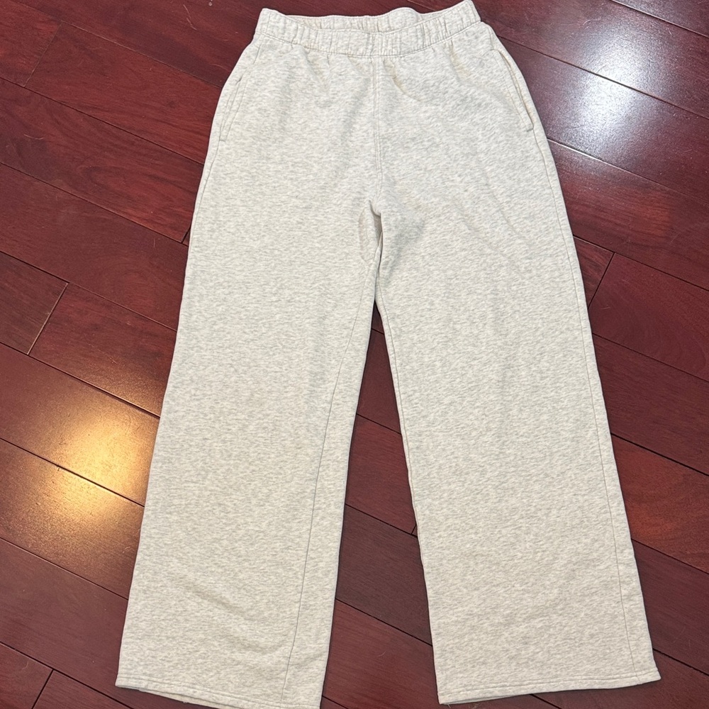 Women’s light grey Hollister sweatpant